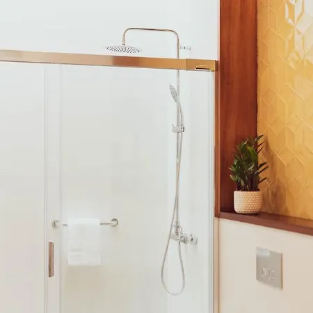 Ferreiros By Heart Of Funchal (Madeira)