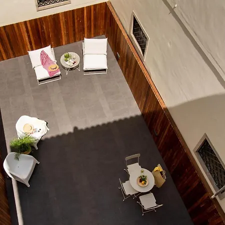 Ferreiros By Heart Of Funchal (Madeira)